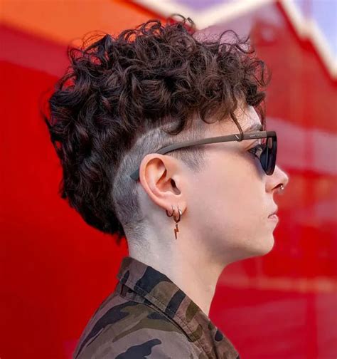 32 Lesbian Hairstyles To Uphold LGBTQ+ Aesthetics Naturally